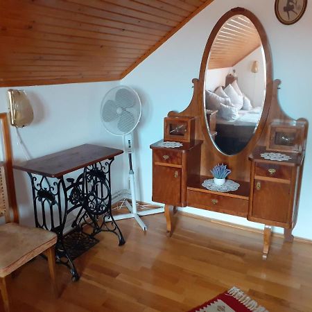 Miklai Haz Apartment Szigliget Ngoại thất bức ảnh